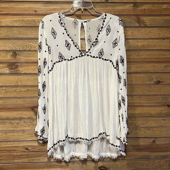 Free People White Diamond Embroidered Women’s Top Bell Sleeves Frayed Hem XS - Picture 1 of 11